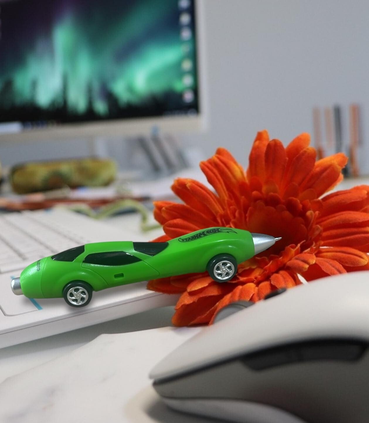 5 Pack set Hot Wheels Novelty Design Racing Car Shaped Ballpoint Pen Office Gift